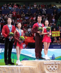 Xue/Zhao (à droite) et Qing/Jian (à gauche)